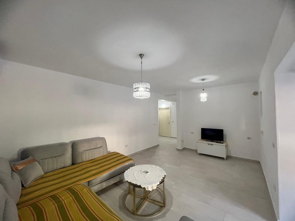 TV and multimedia, Living room, Photo of the whole room, Seating area