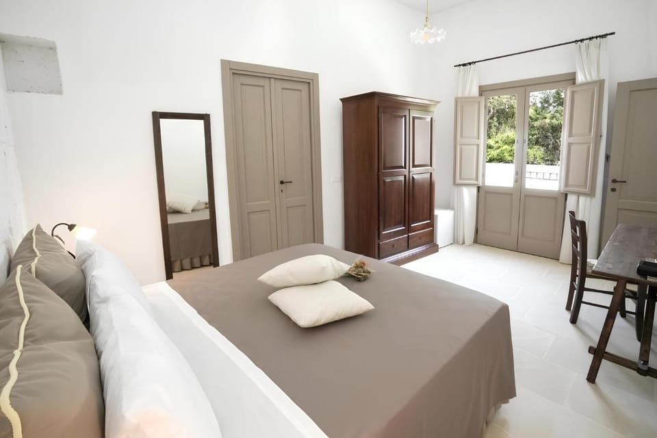 Bed, Photo of the whole room, Bedroom, towels, wardrobe