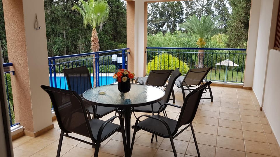 Balcony/Terrace, Garden view