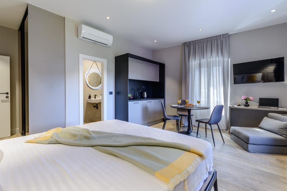 Dora rooms and studios Bed and Breakfast in Split-Dalmatia County