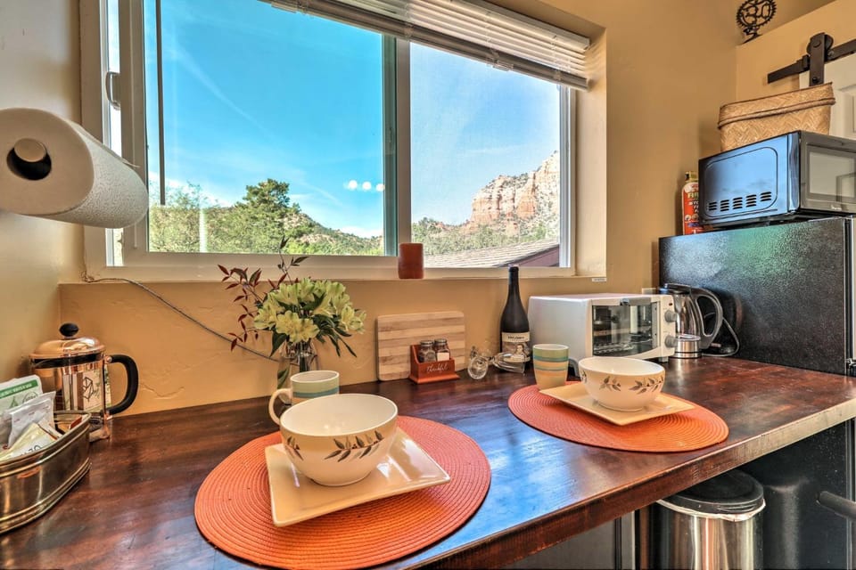 Coffee/tea facilities, Dining area