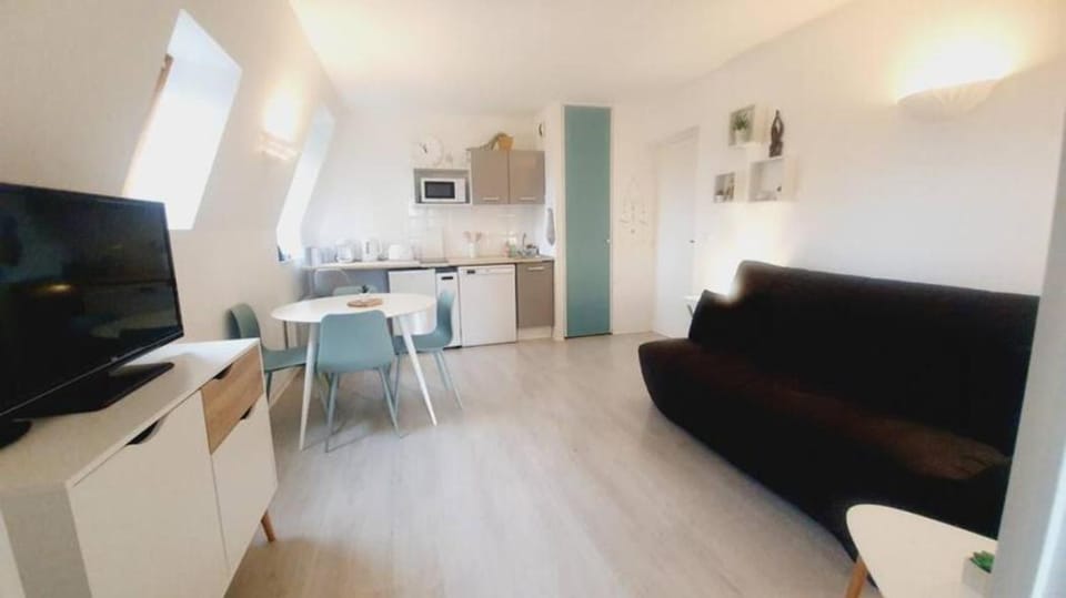 Communal lounge/ TV room, Kitchen or kitchenette, kitchen