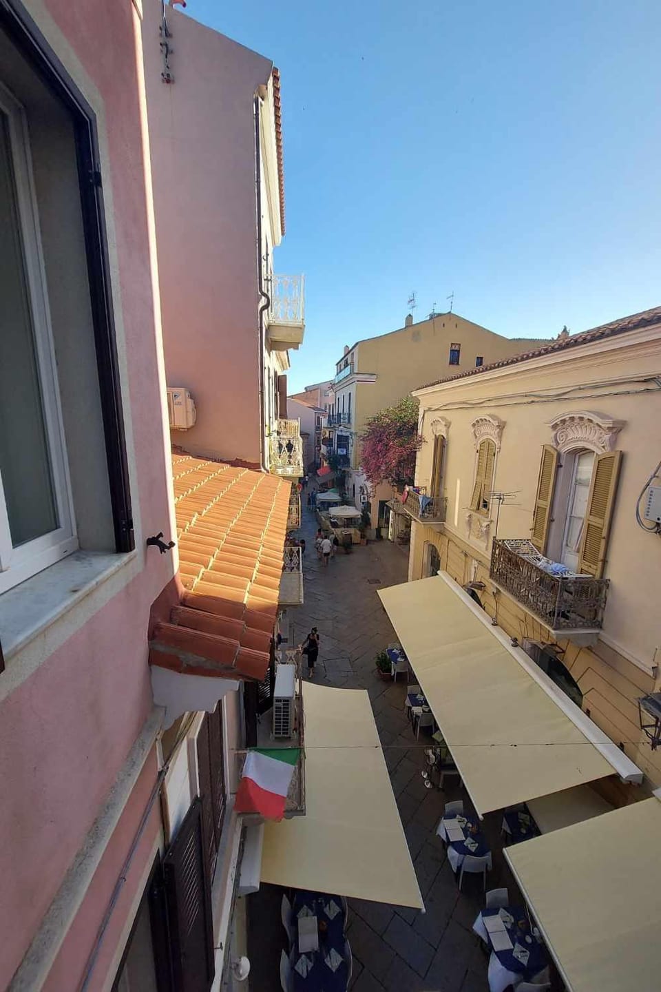 Balcony/Terrace, Street view
