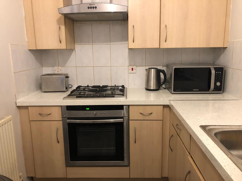 Thames View & free parking - perfect long stay workers only Apartment in London