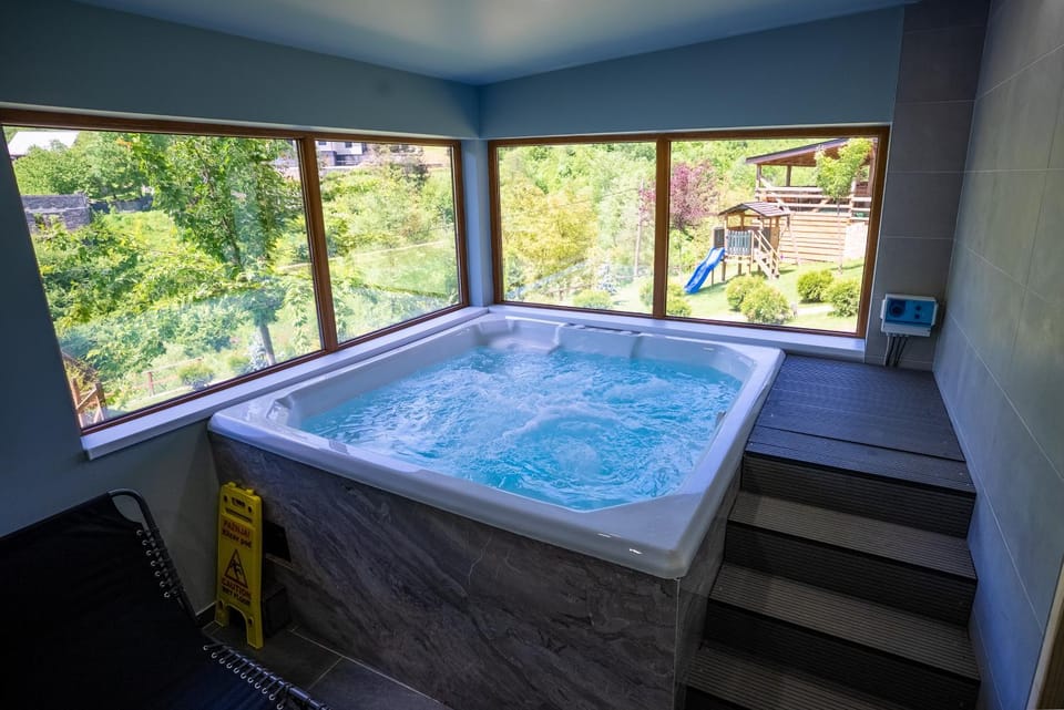 Hot Tub, Spa and wellness centre/facilities