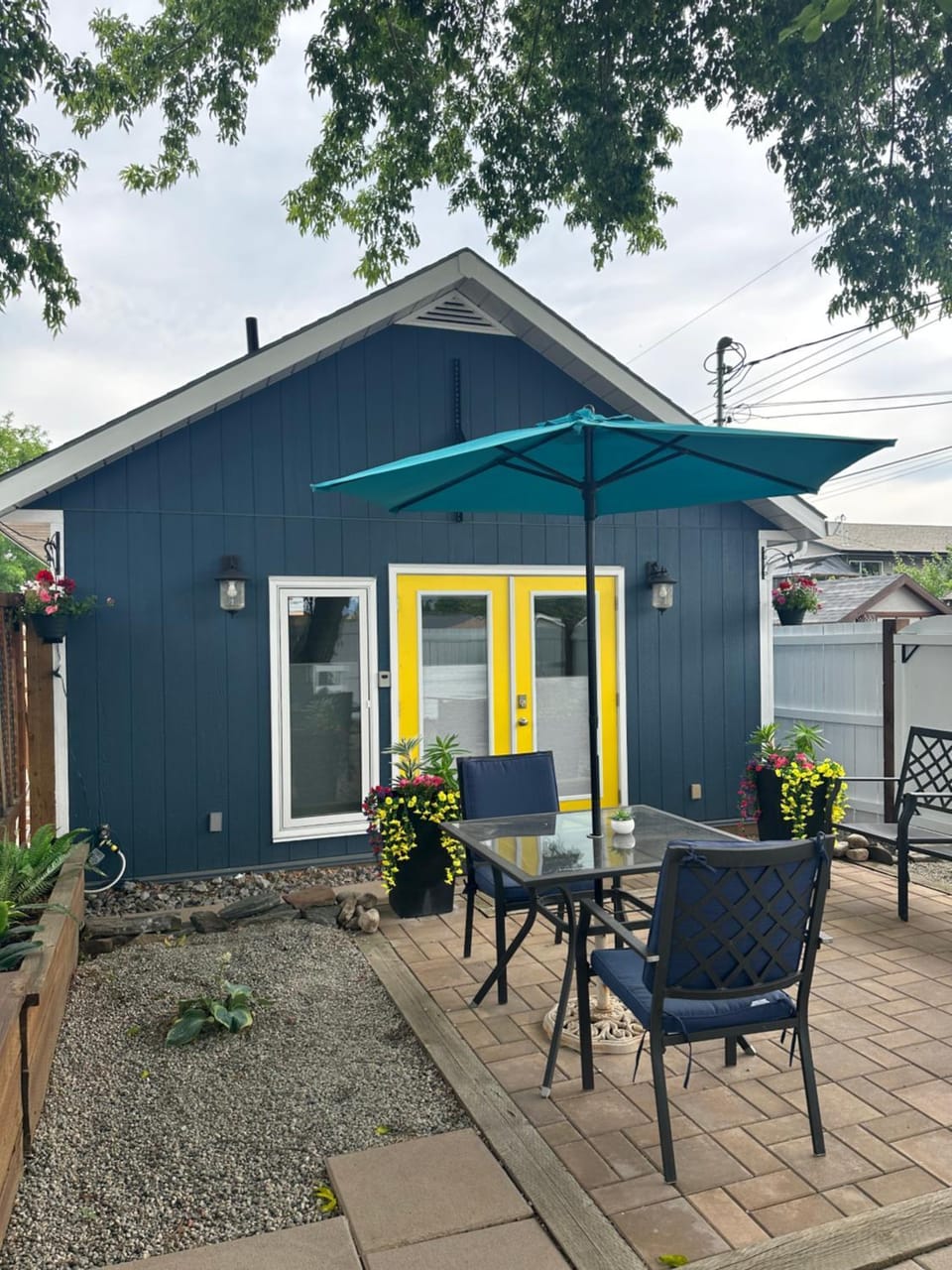 Property building, Patio, Garden, Dining area