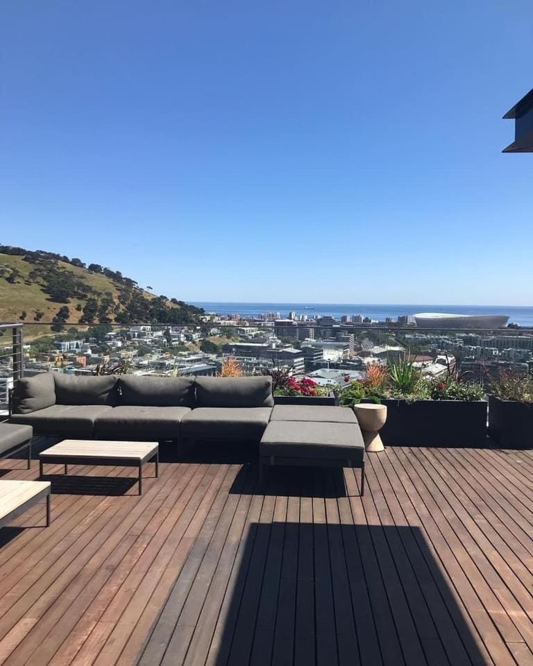 16 on Bree luxury studio apartment with city mountain sea views Apartment in Cape Town