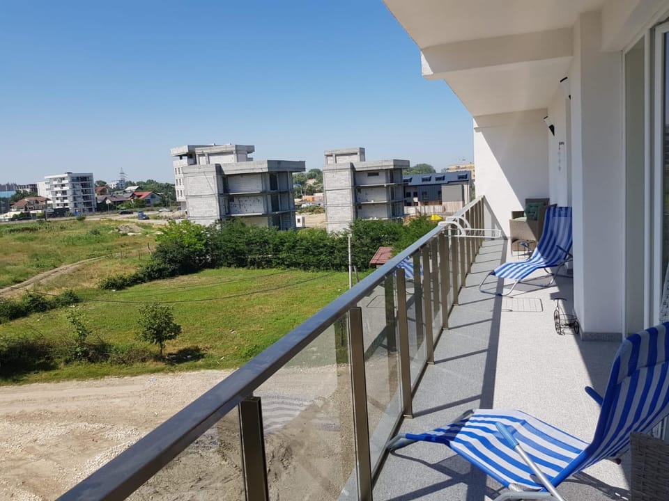 Balcony/Terrace, Garden view