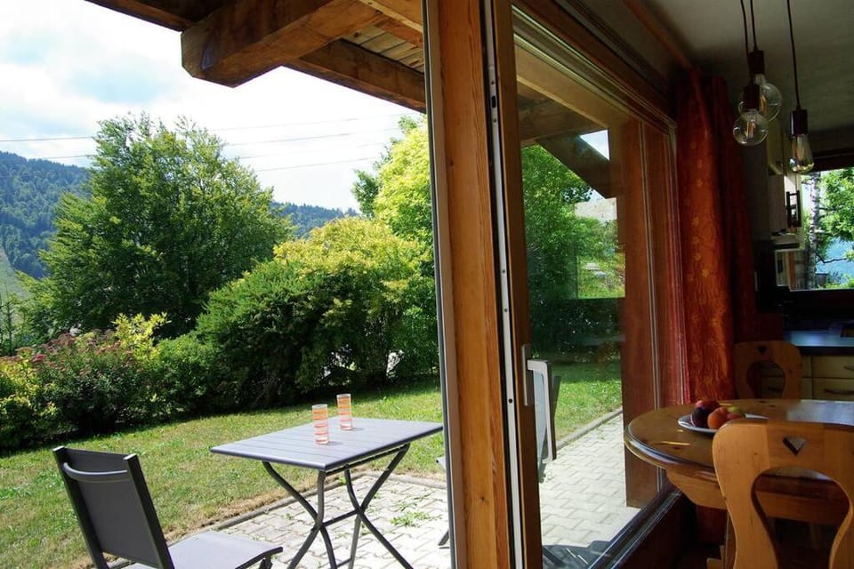 Appart Saint-Antoine Morzine vue soleil jardin calme parking 3 pers Apartment in Montriond