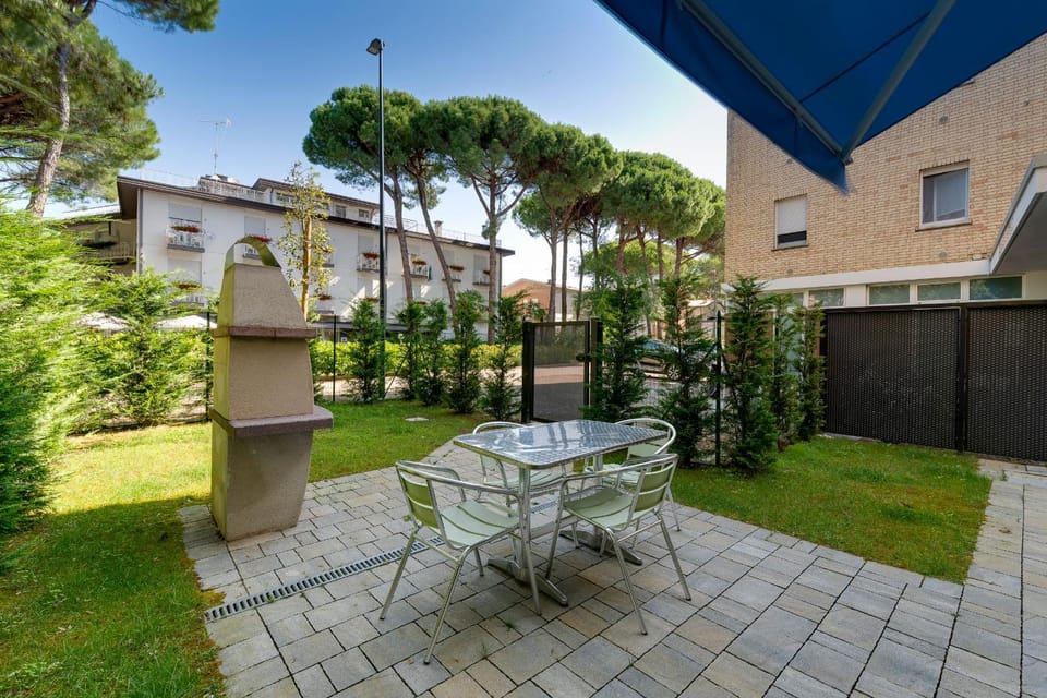 Inner courtyard view