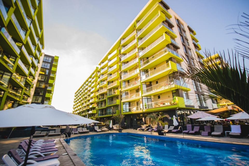 Property building, Swimming pool