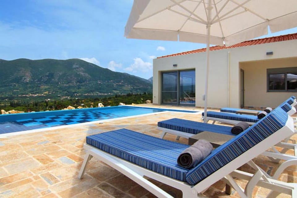 Patio, Day, Natural landscape, Balcony/Terrace, Mountain view, Pool view, Swimming pool, sunbed