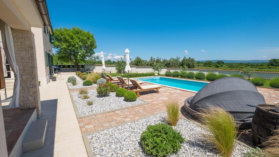 Garden, Pool view