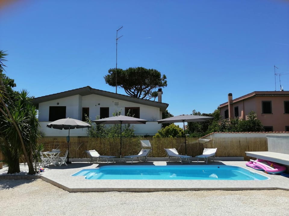 Property building, Swimming pool