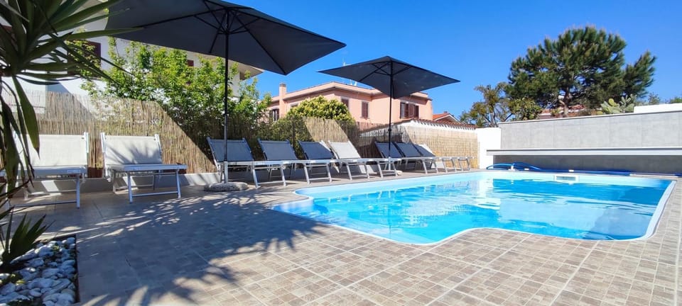 Property building, Garden, Spa and wellness centre/facilities, Swimming pool