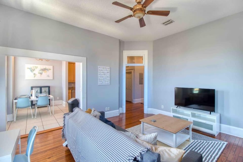 Sunny & bright - cute 1 BR apt in historic SPR Apartment in Jacksonville