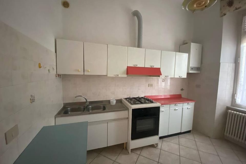 Kitchen or kitchenette, pet friendly, stove