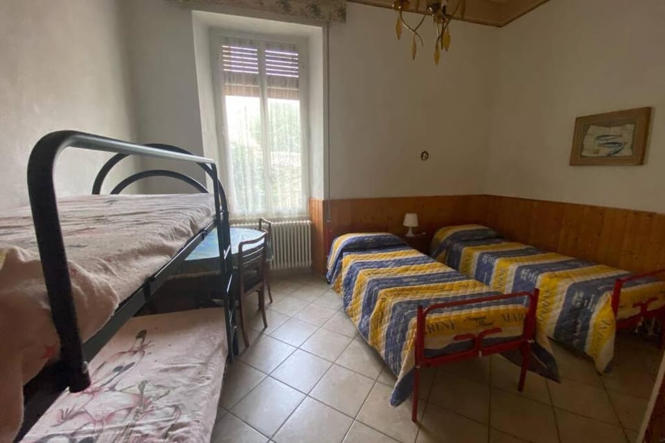 Photo of the whole room, Bedroom, bunk bed