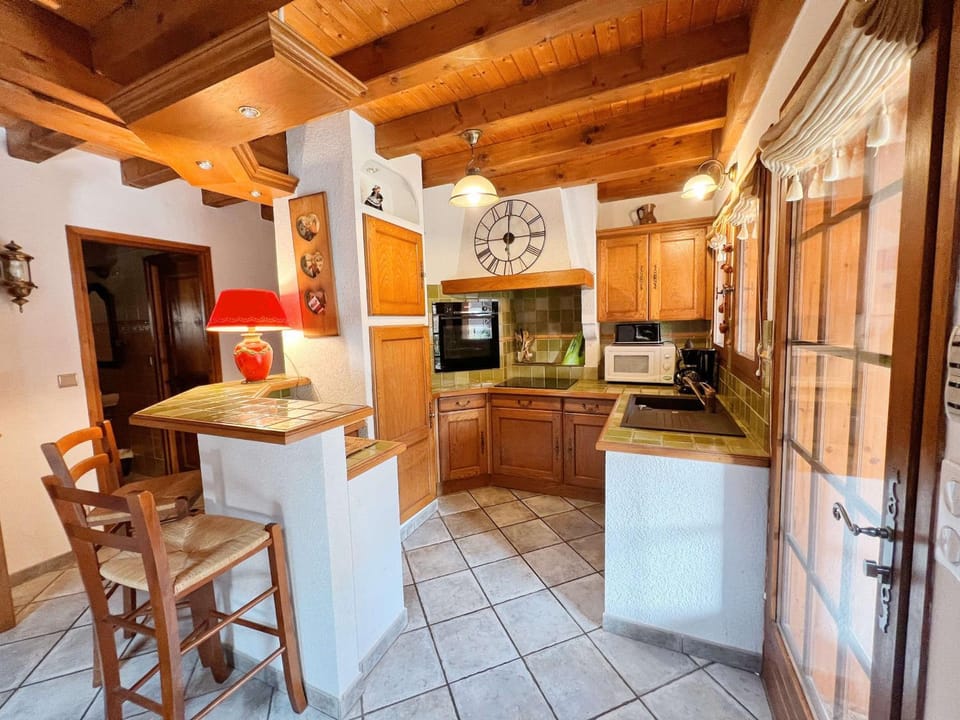 Chalet au centre de Samoëns avec jardin et cheminée - FR-1-624-17 Chalet in Samoëns