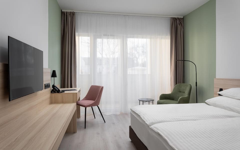 TV and multimedia, Photo of the whole room, Bedroom