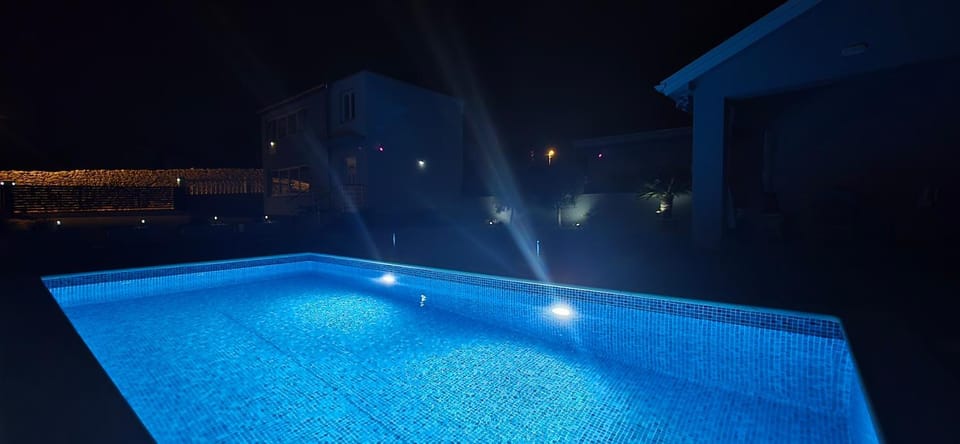 Night, Pool view