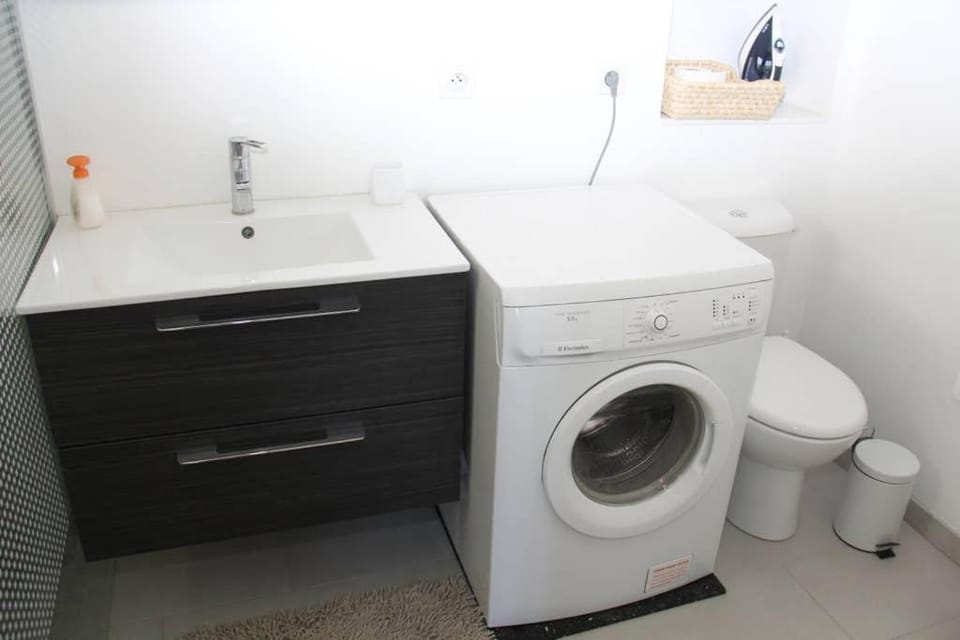 Bathroom, washing machine