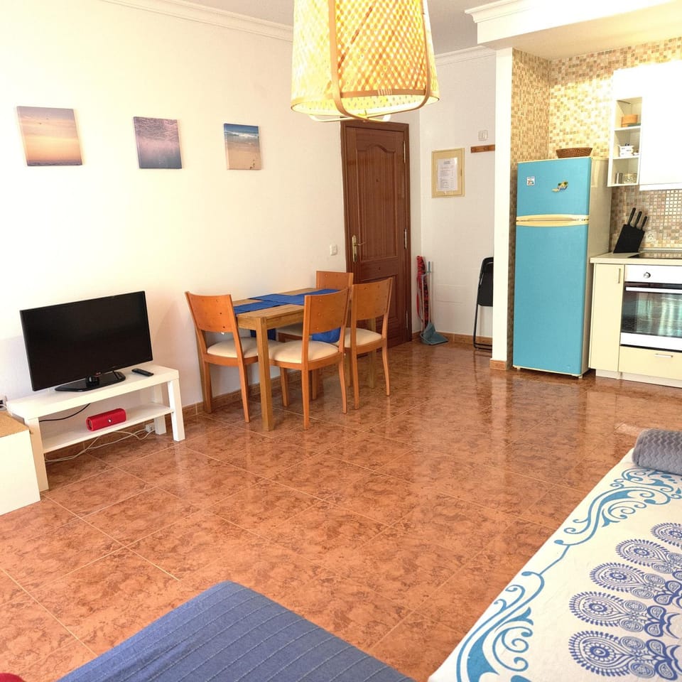 Mellow Yellow Apartment in El Cotillo