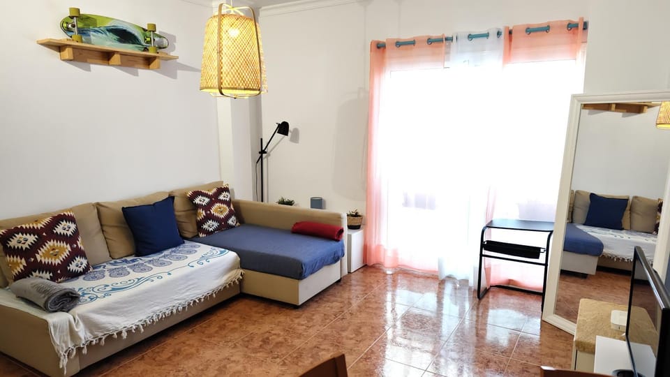 Mellow Yellow Apartment in El Cotillo