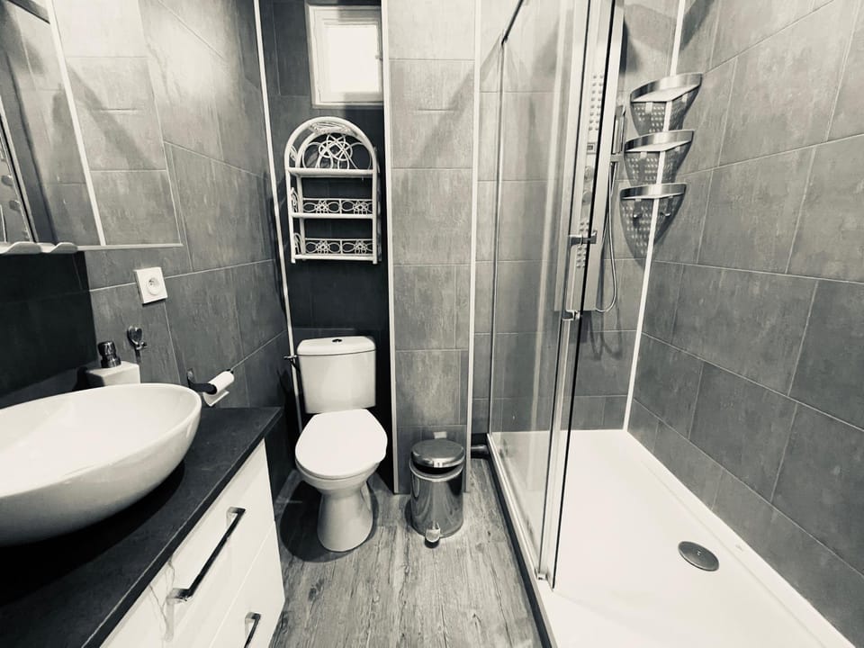 Shower, Bathroom