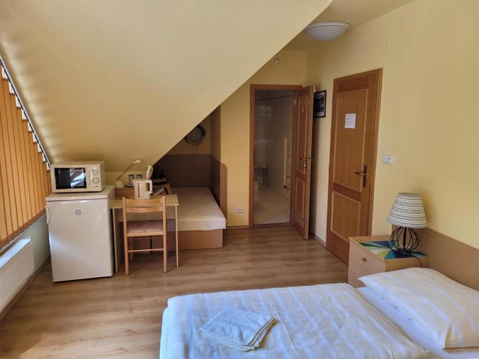 Třílůžkový pokoj Pension Kubů Bed and Breakfast in Lower Silesian Voivodeship