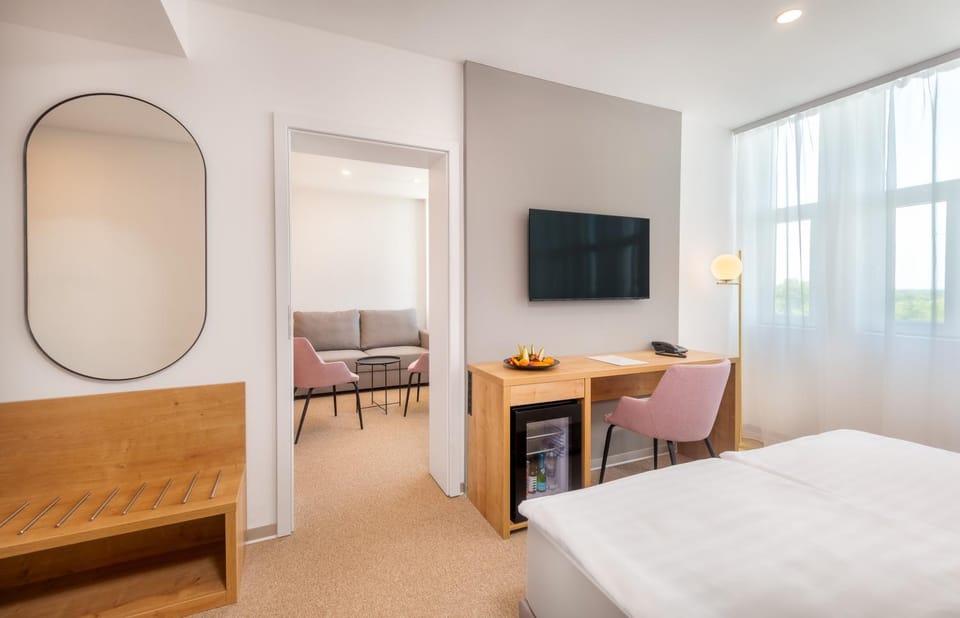 Living room, Photo of the whole room, Bedroom