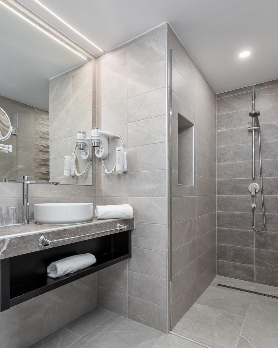 Shower, Bathroom