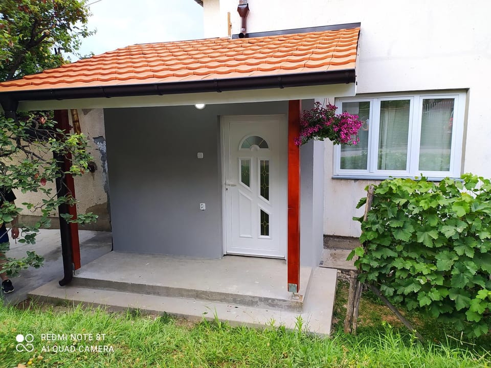 Property building, Facade/entrance