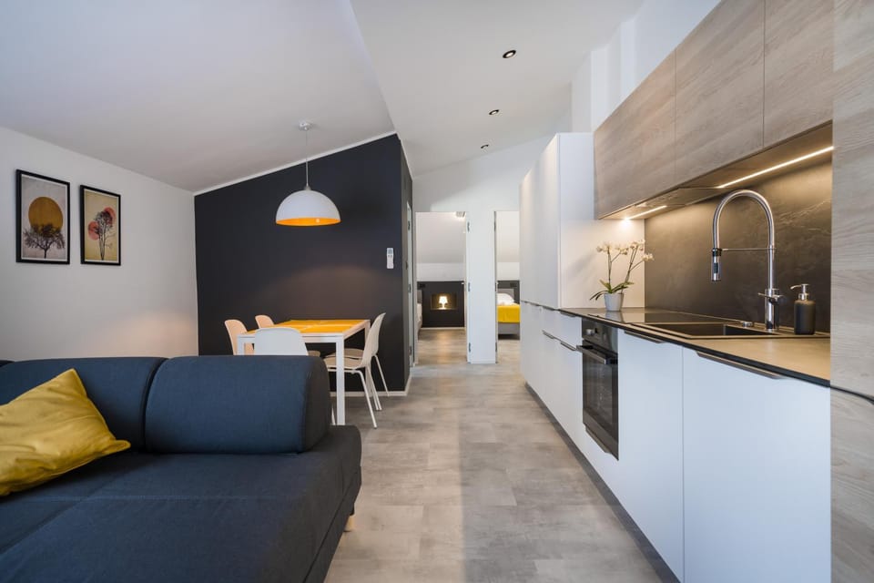 Kitchen or kitchenette, Seating area