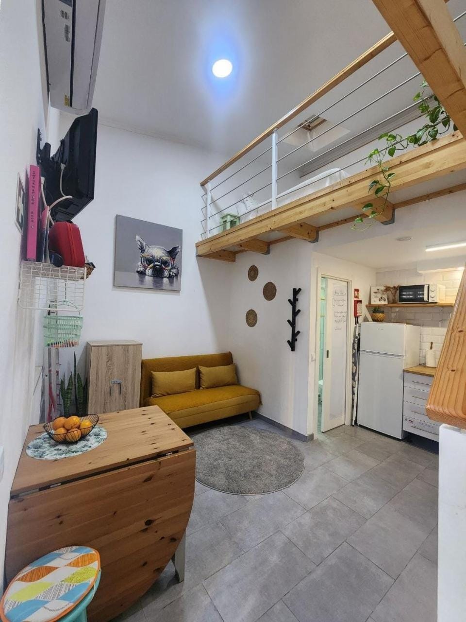 Living room, kitchen