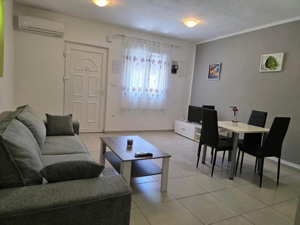 Apartment Ema Apartment in Zadar