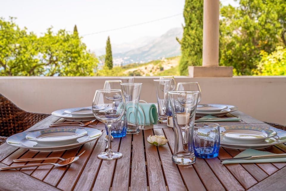 Balcony/Terrace, Mountain view, Breakfast