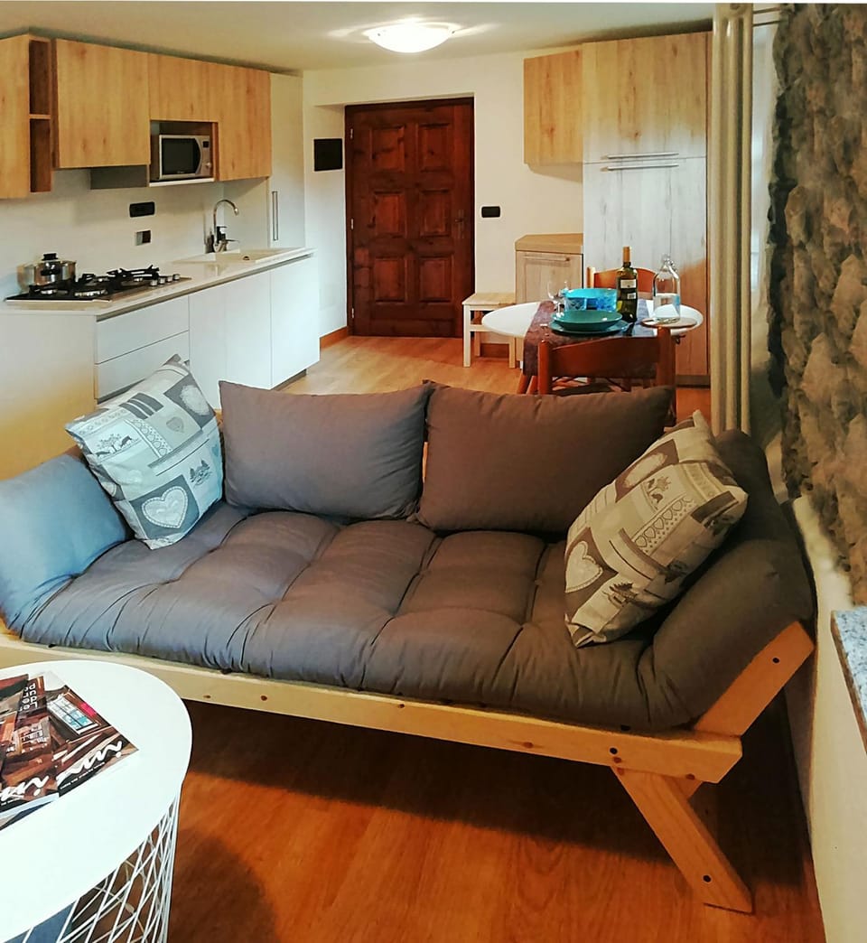 Kitchen or kitchenette, Living room, Dining area