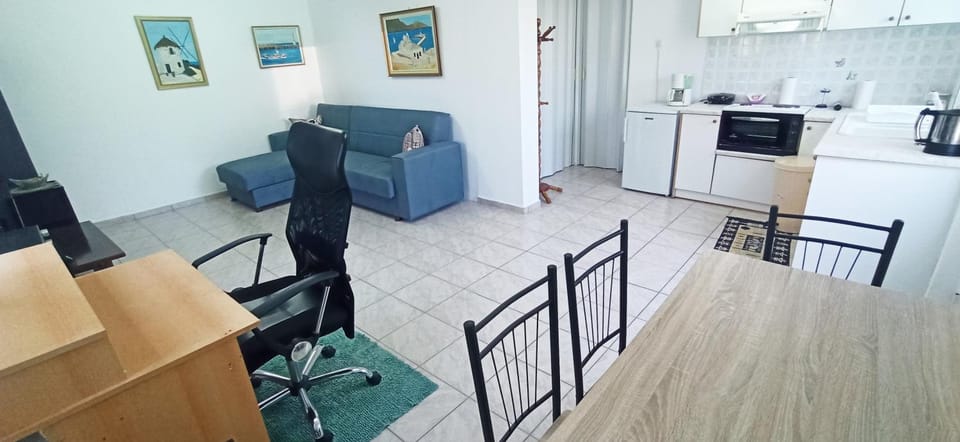 Maris full apartment with roof garden access Apartment in Decentralized Administration of the Aegean