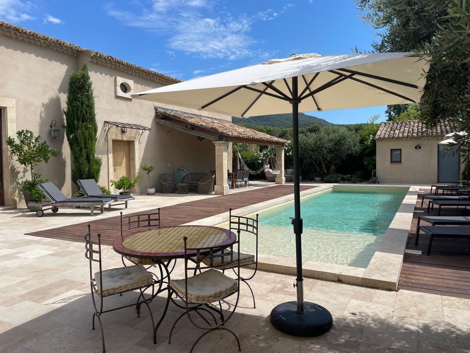 Dining area, Swimming pool