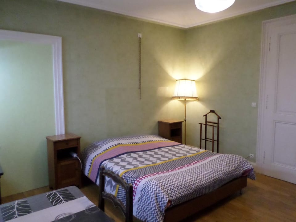 Chambre individuelle à lit double dans une maison de Maître de 1904 Bed and Breakfast in Haguenau