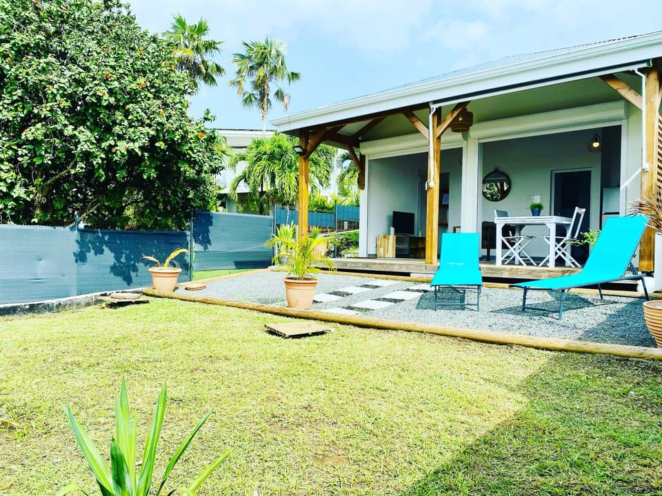 Patio, Garden, Garden view, sunbed