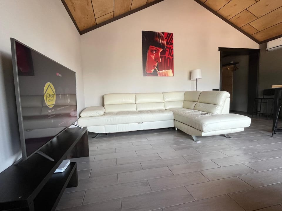 TV and multimedia, Seating area