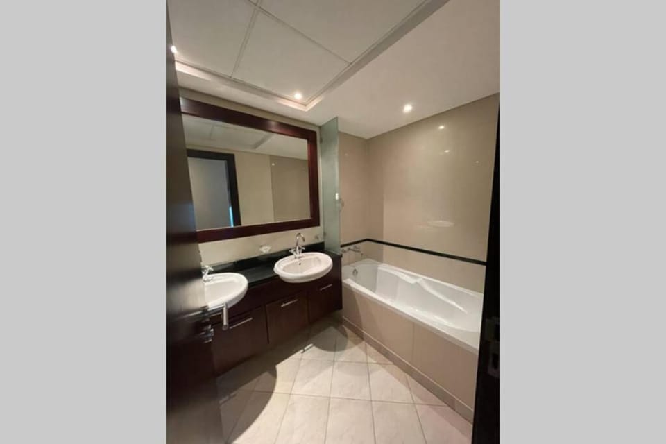 Golf Tower Golf View 2BR at The Greens with CPL Massage Cpn Apartment in Dubai