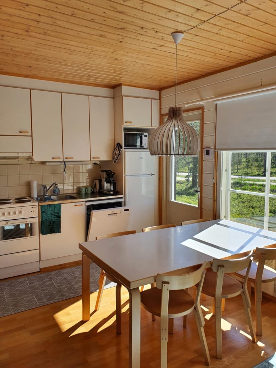 Kitchen or kitchenette, Photo of the whole room, Seating area