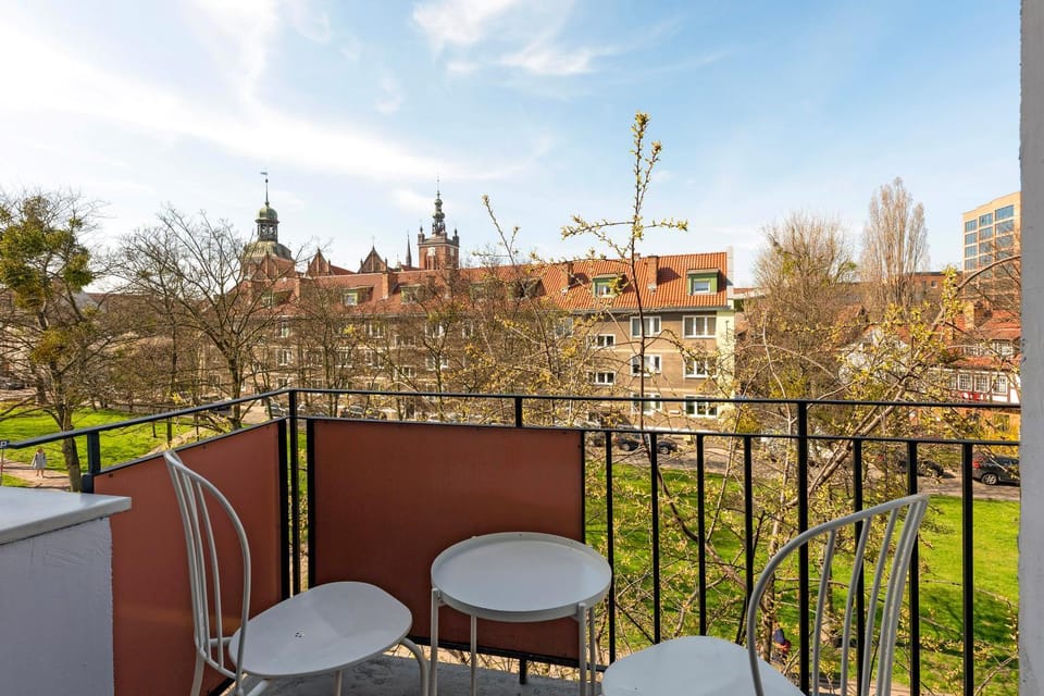 Property building, Spring, Day, Garden, View (from property/room), Balcony/Terrace, Garden view