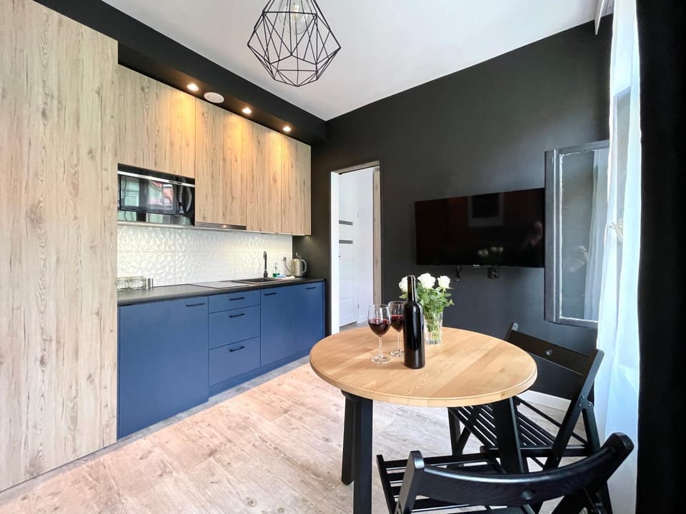Kitchen or kitchenette, Living room, stove