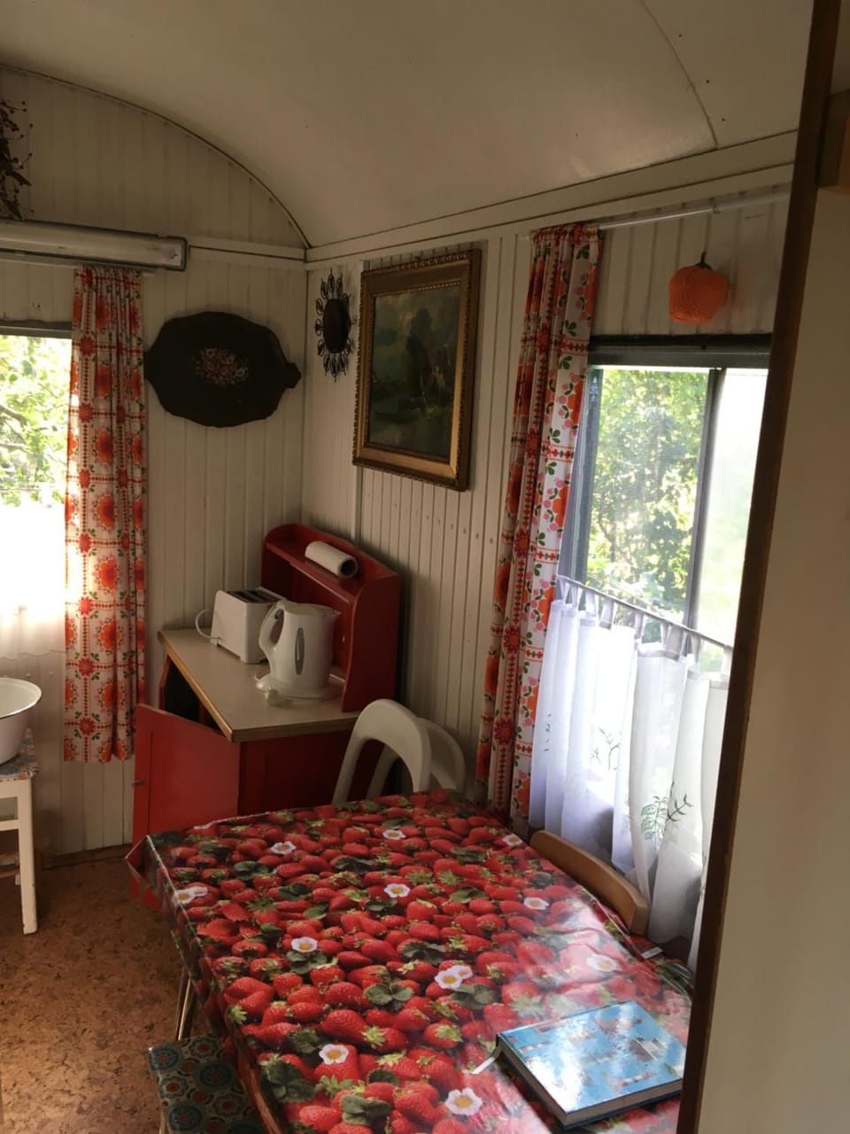 Seating area, Dining area