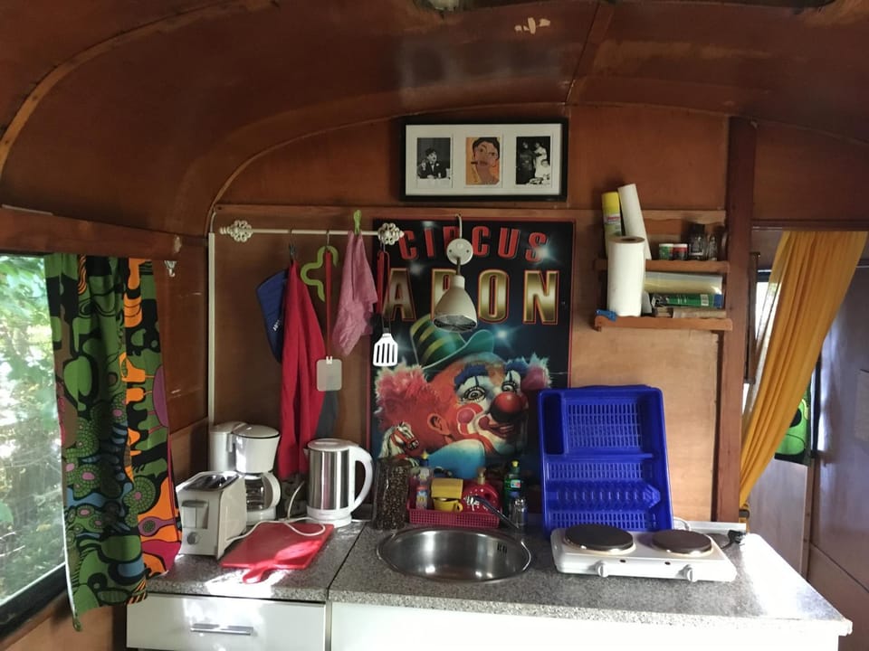Coffee/tea facilities, Kitchen or kitchenette