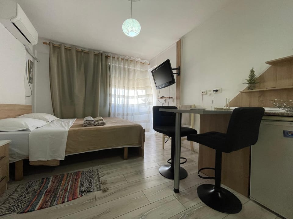 Kitchen or kitchenette, Photo of the whole room, Bedroom, air conditioner
